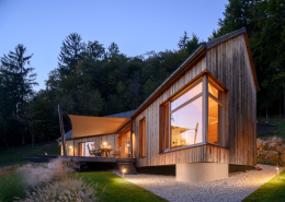 HIŠA ZA IZNAJDLJIVO DRUŽINO