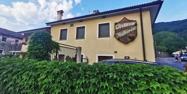 Tradicionalno poslopje družinske tradicije v Rodiku. Vir: Miha First